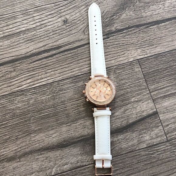 2/$20 Snake skin embossed White/gold dazzle watch - Picture 4 of 6